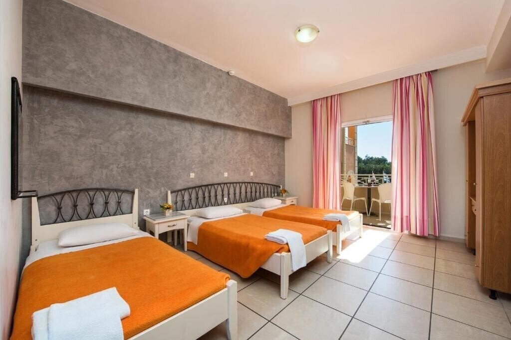 Фото Kavos Plaza Hotel 3*