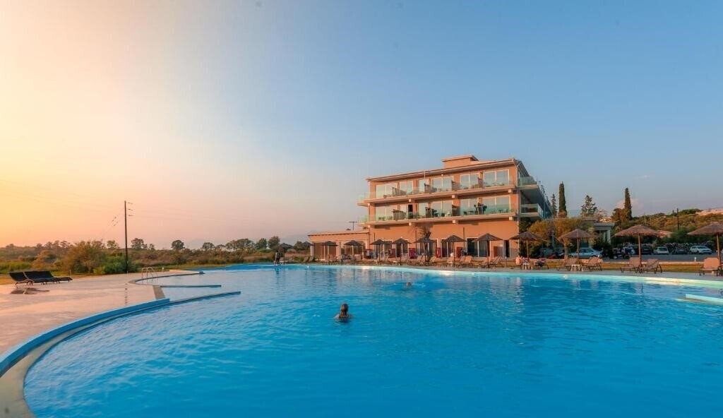 Отель Laguna Holiday Resort 4*