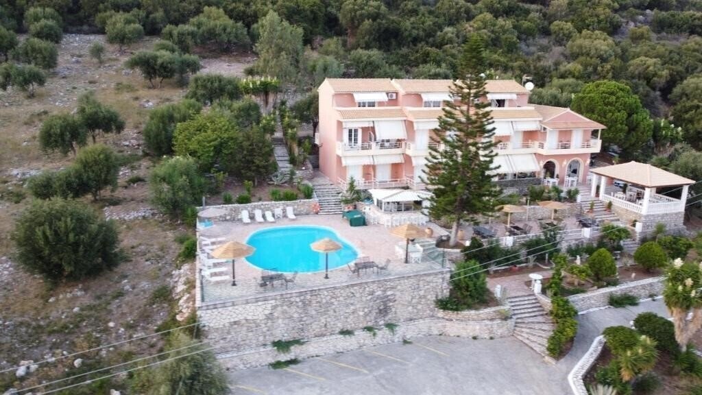 Отель Stefanos Place 3*