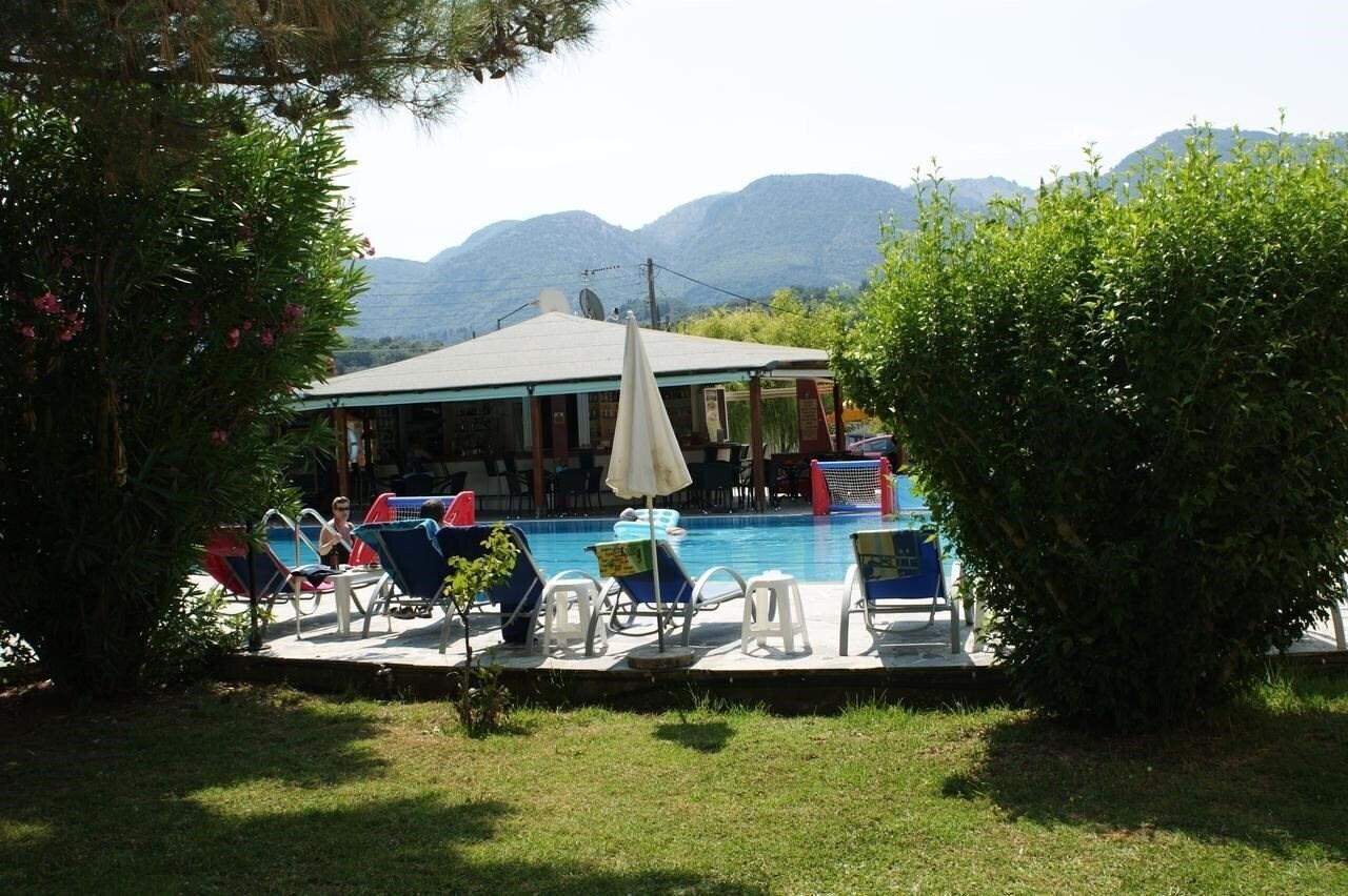 Фото Kamari Apartments 3*