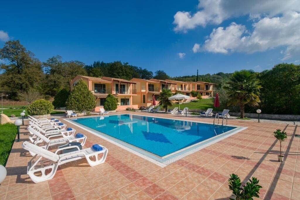 Фотография Rivendell Apartments 3*