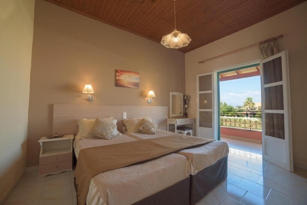 Отель Aspasia Apartments 3*