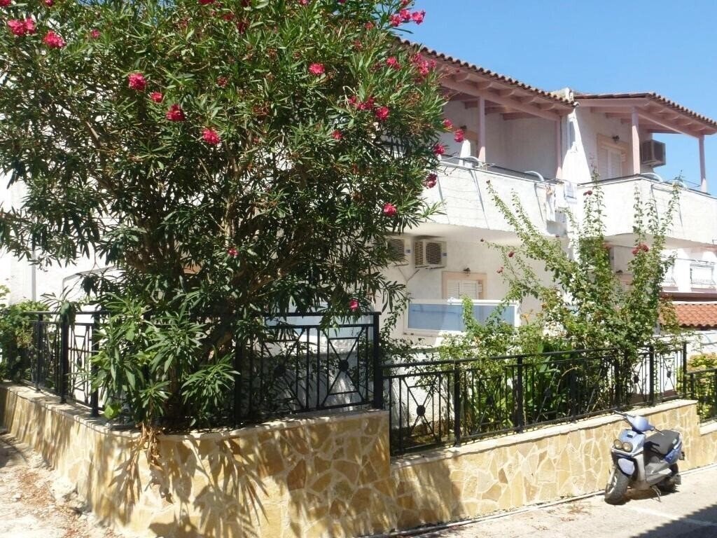 Отель Galini Studios Corfu апартаменты