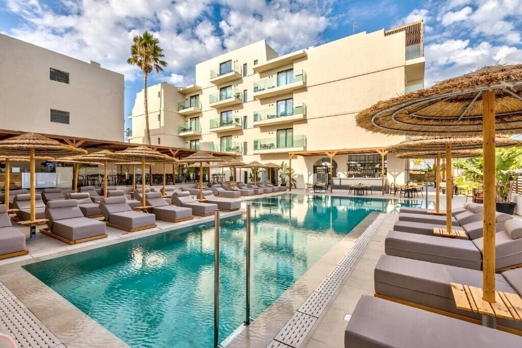 Отель Cabana Blu Hotel & Suites (ex. Cabana Beach) 5*