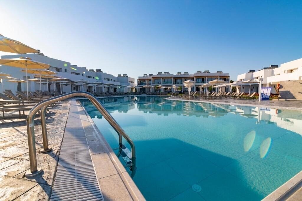 Отель Lambi Resort 4*