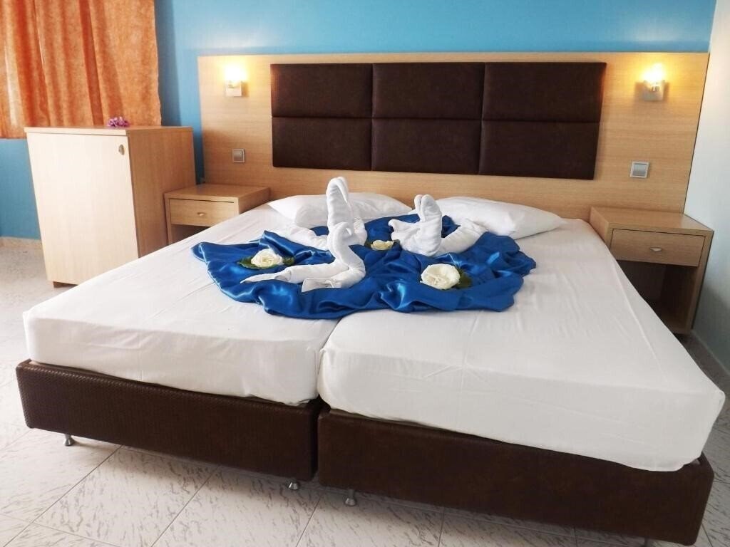Изображение Leonidas Hotel & Studios 2*
