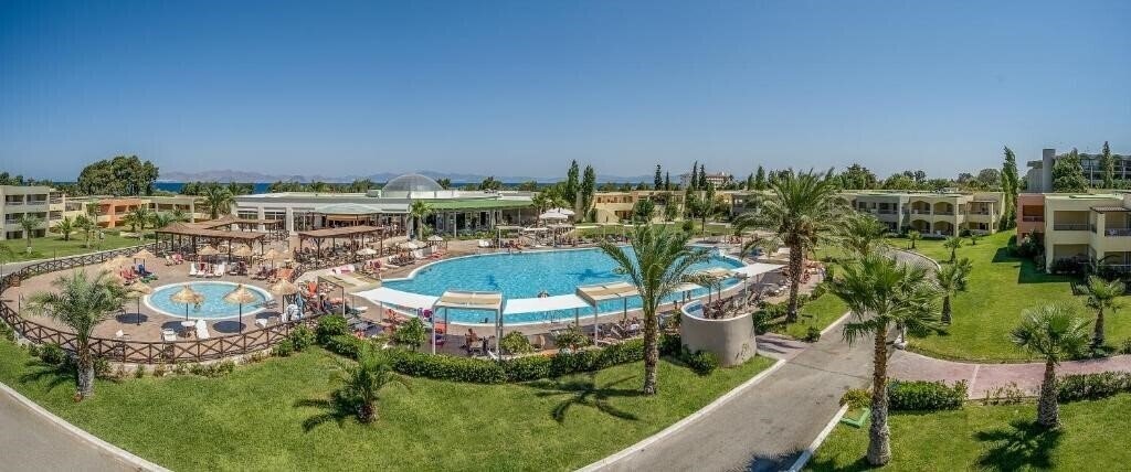 Отель Kipriotis Maris Suites 5*