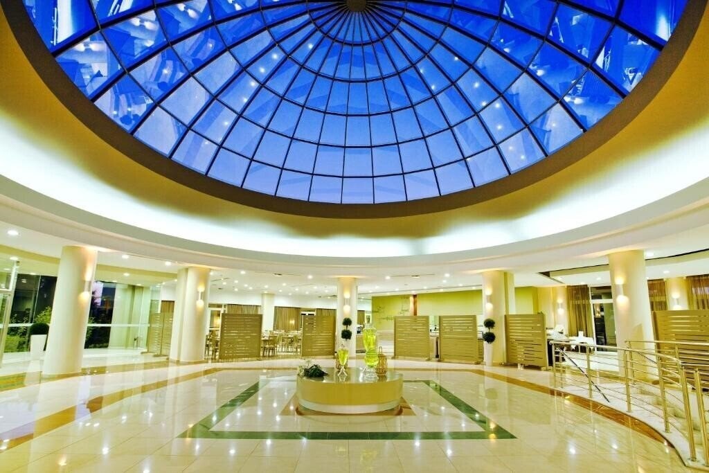 Отель Kipriotis Maris Suites 5*