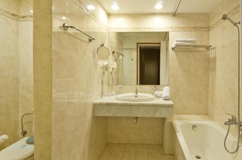 Фотография Kipriotis Maris Suites 5*