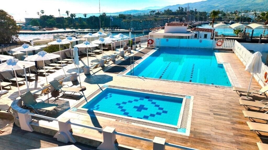 Фото Kosta Palace 4*
