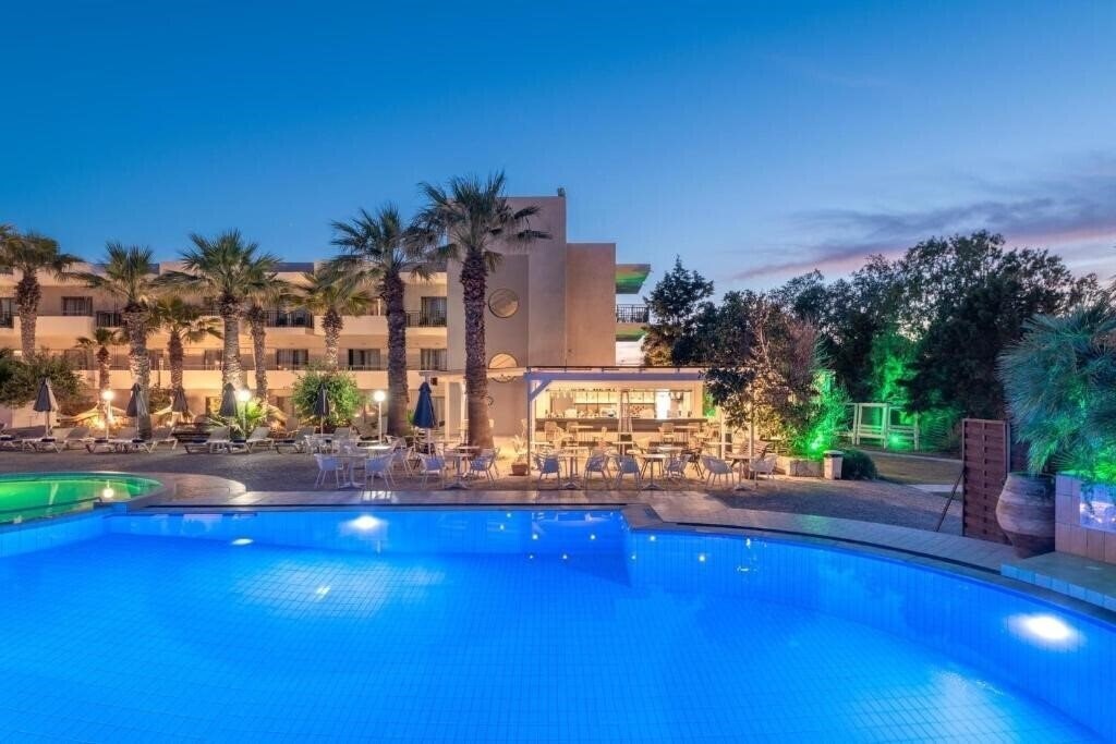 Отель Gouves Bay 4*