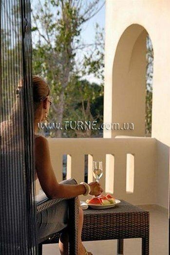 Отель Amalthia Beach Resort (ex. Amalthia Beach) 4*