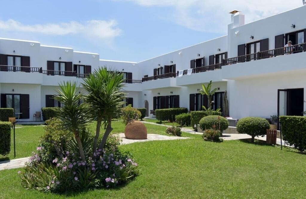 Фото Geraniotis Beach Hotel 4*