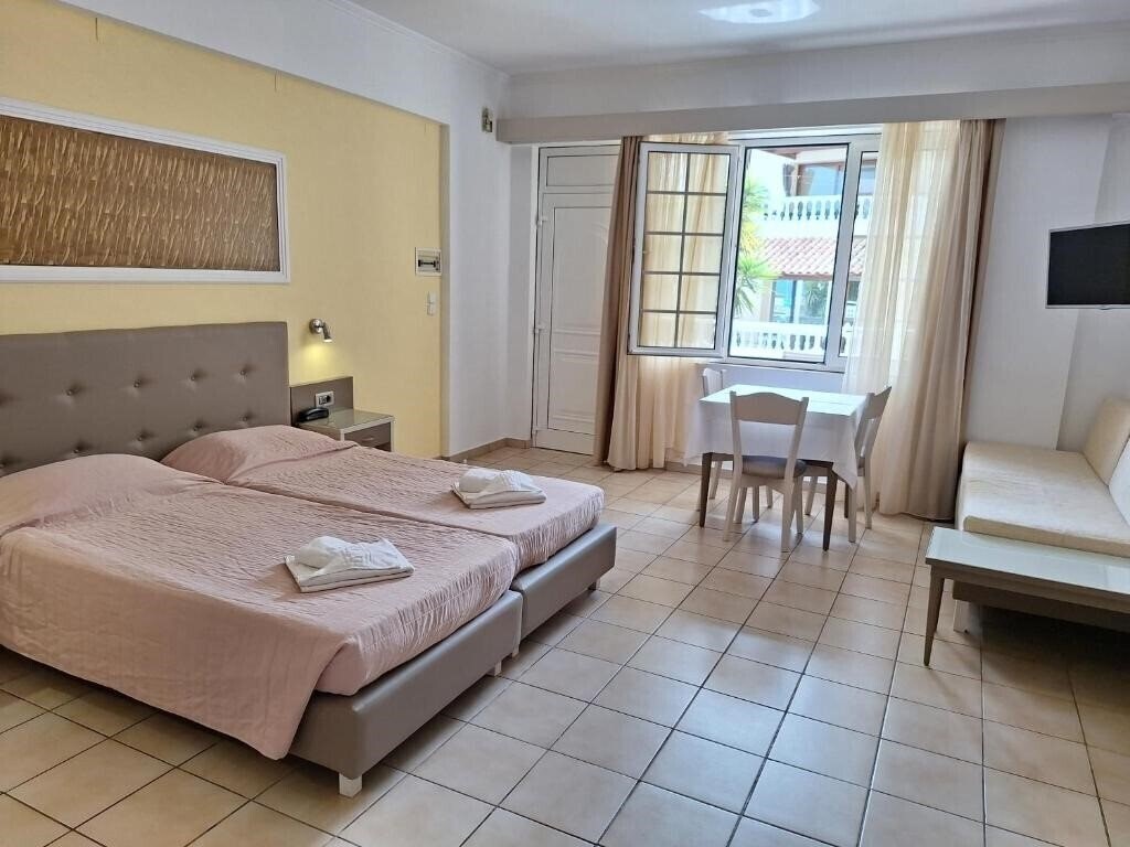 Фотография Perla Beach Apartments 3*