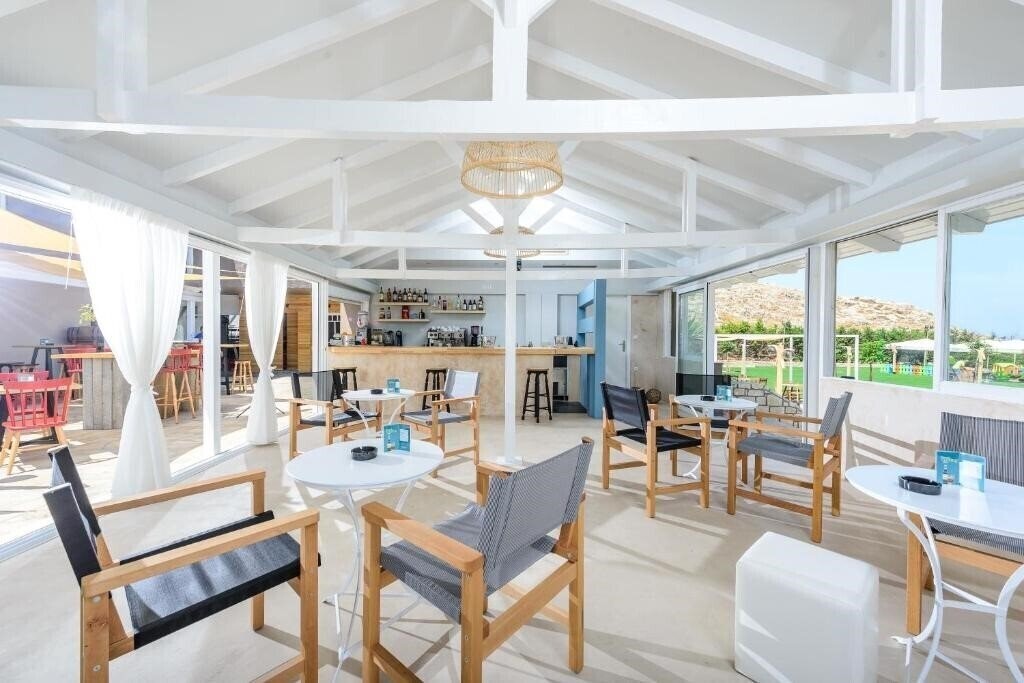 Картинка Anemos Suites 2*