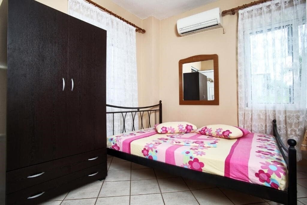 Фото Kiriakos Apartments 3*