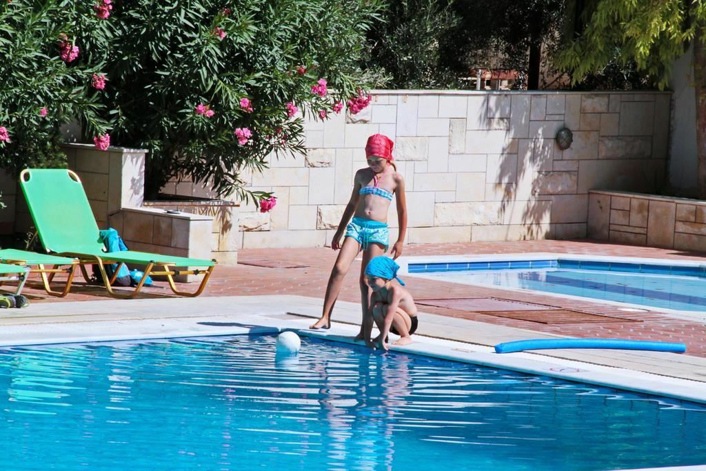 Отель Studios Lyda 3*