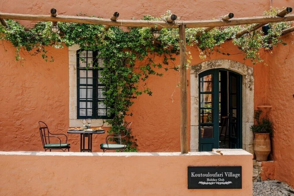 Отель Koutouloufari Village Holiday Club 3*