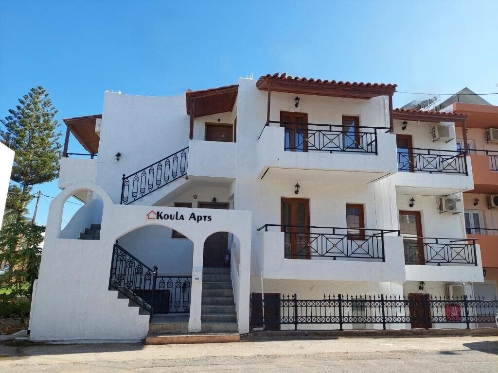Отель Koula Apartments 2*