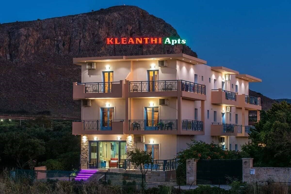 Отель Kleanthi Apartments 3*