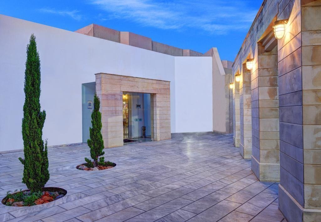 Отель Santa Marina Beach 4*