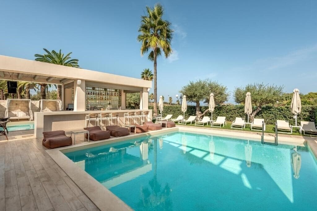 Отель Airis Boutique&Suites 4*