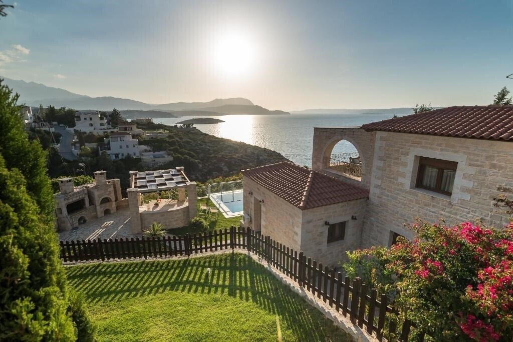 Отель Hectoras Villa In Plaka 5*