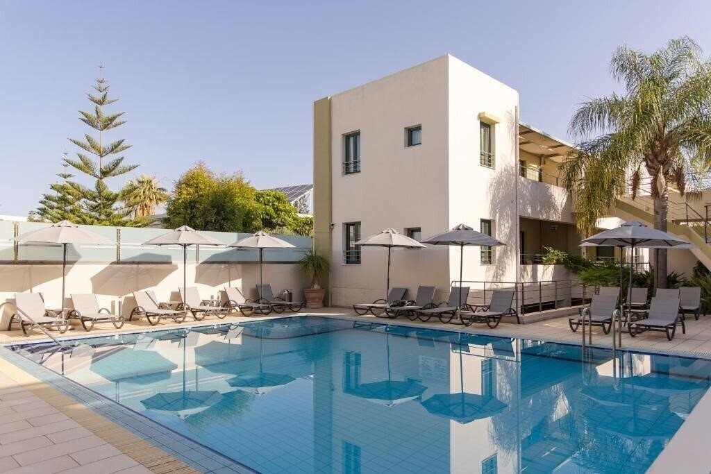 Отель Athina Beach Hotel Chania 3*