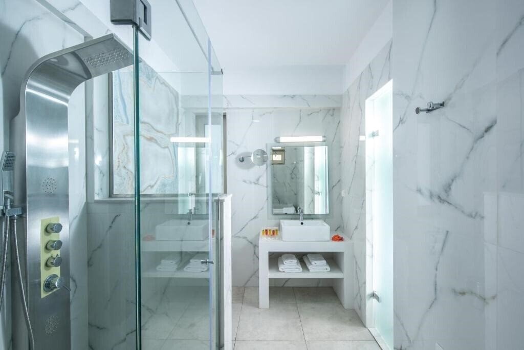 Фотография Hellas Beach Front Hotel 5*