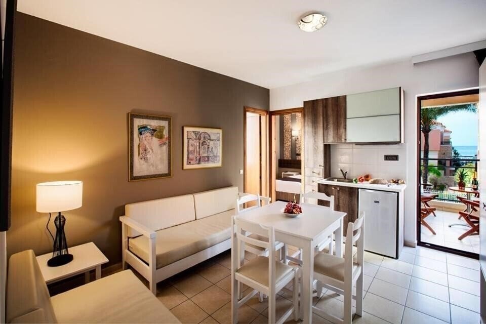 Картинка Kallitsakis Beach 3*