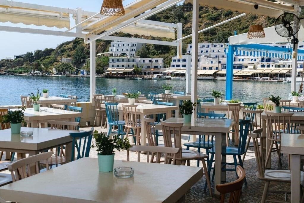 Отель Kyma Hotel Loutro 2*