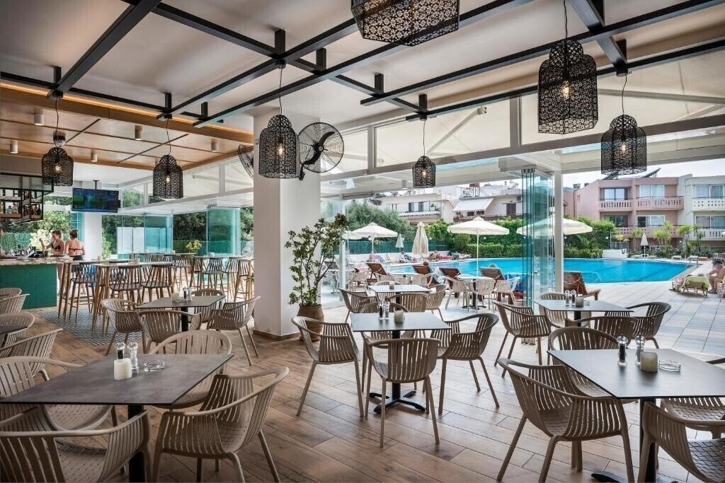 Отель Atrion Hotel Chania 3*