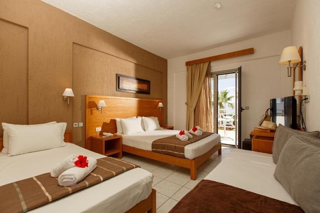 Фото Europa Beach 4*