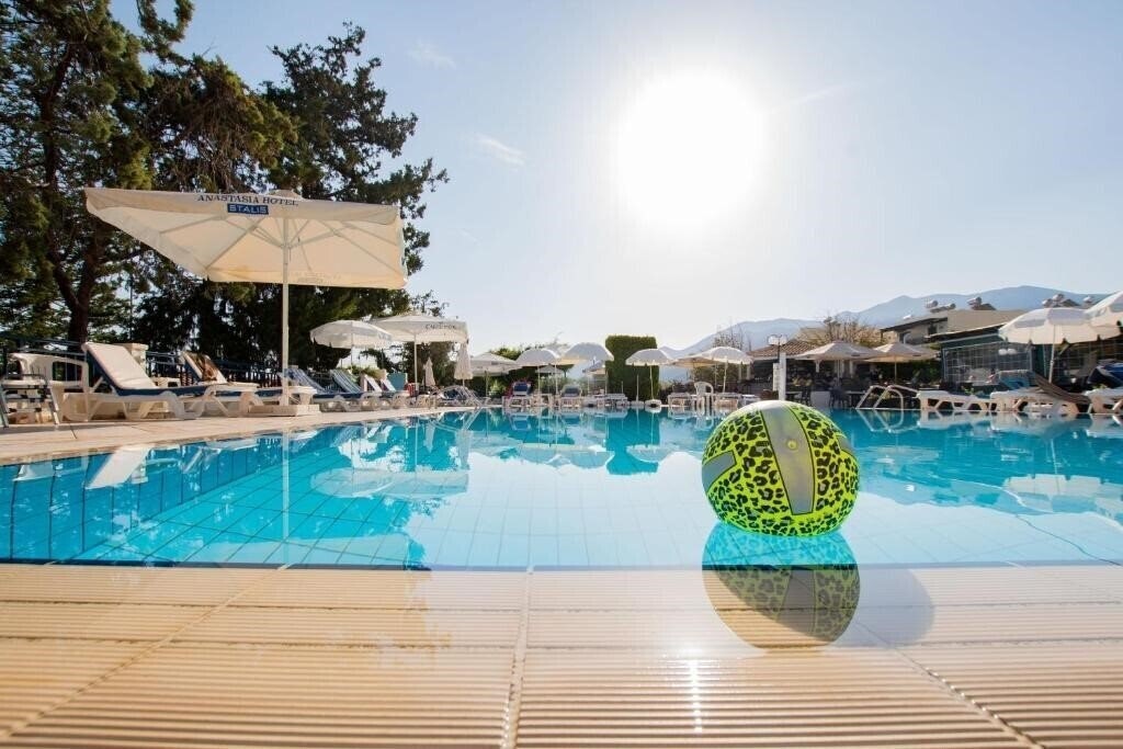 Отель Anastasia Hotel 3*