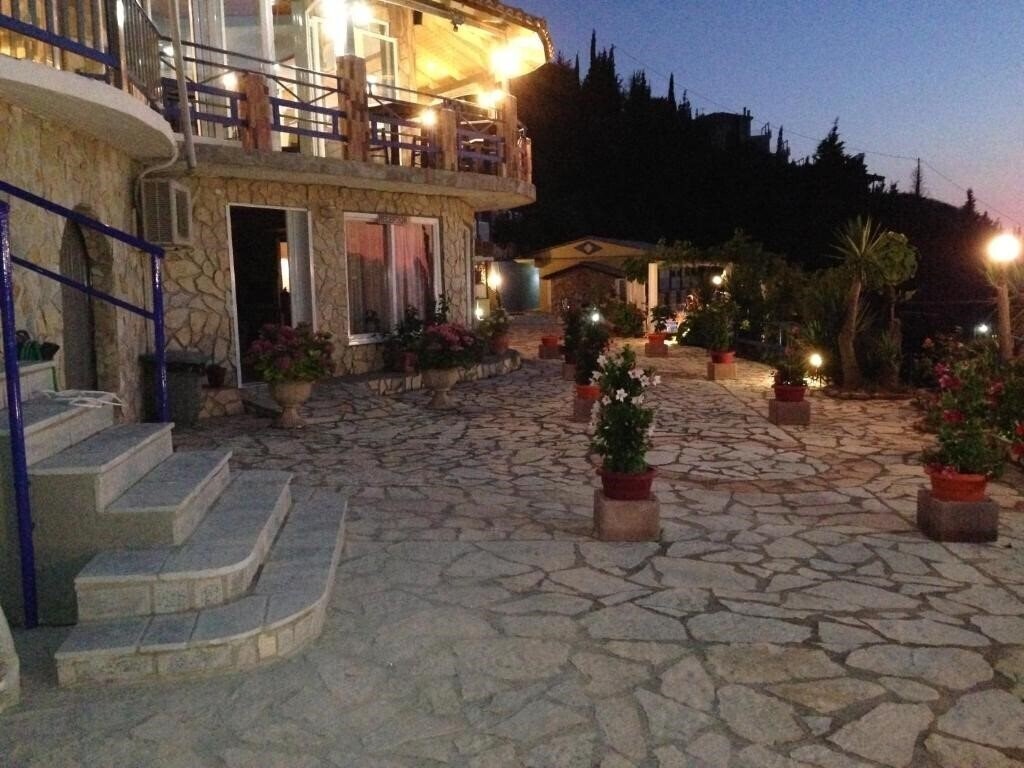 Фото Politia Hotel (Agios Nikitas) 3*