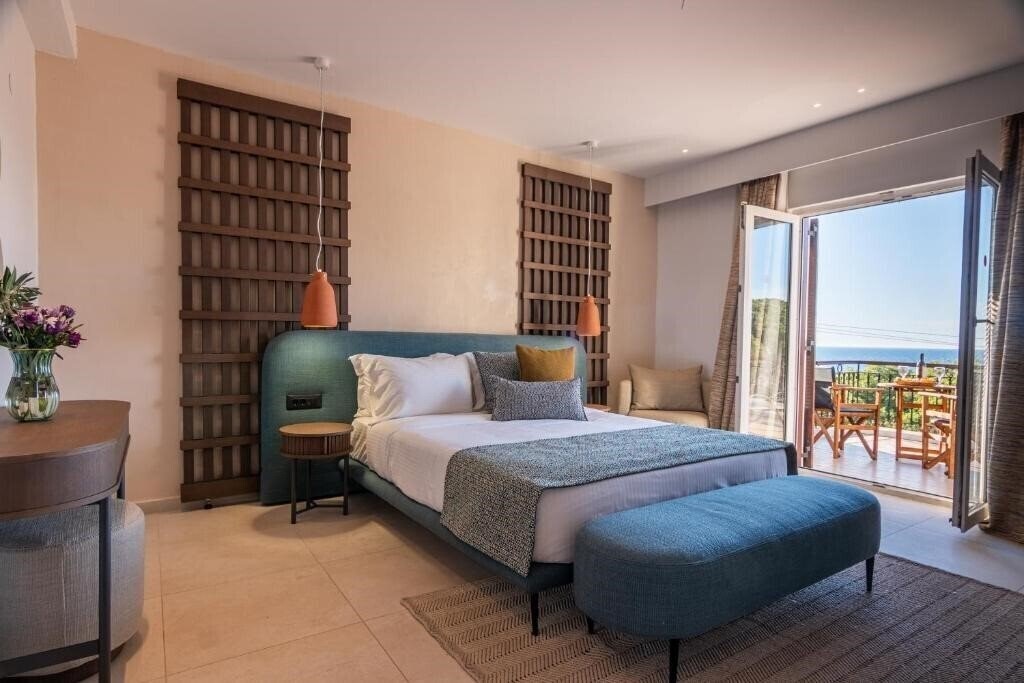 Фото Delfinia Beach And Bungalows (Molivos) 3*