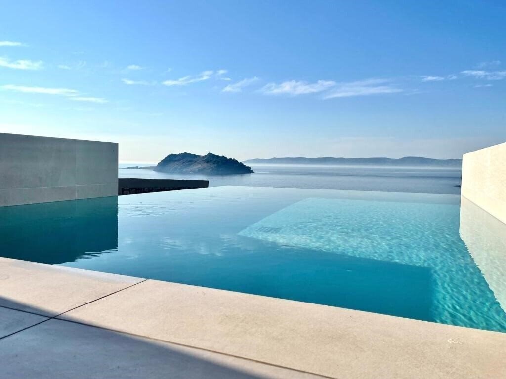 Отель Eleia Seafront Villas 3*
