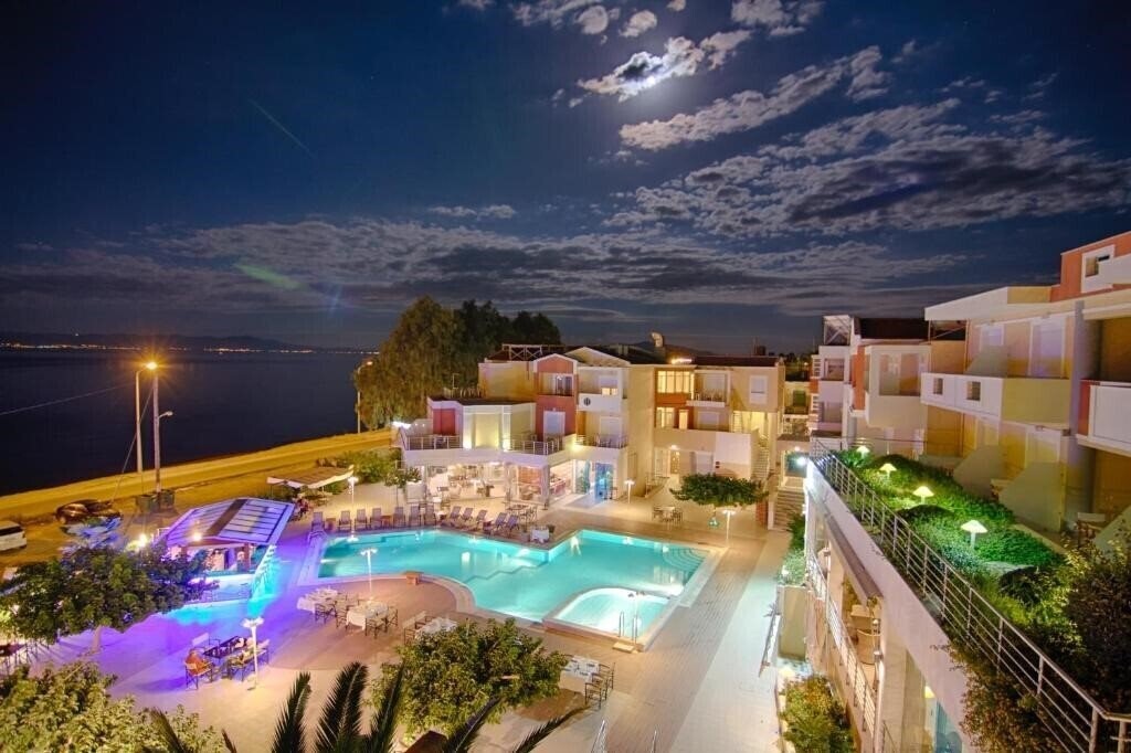 Отель Heliotrope Boutique & Resort Hotels 4*