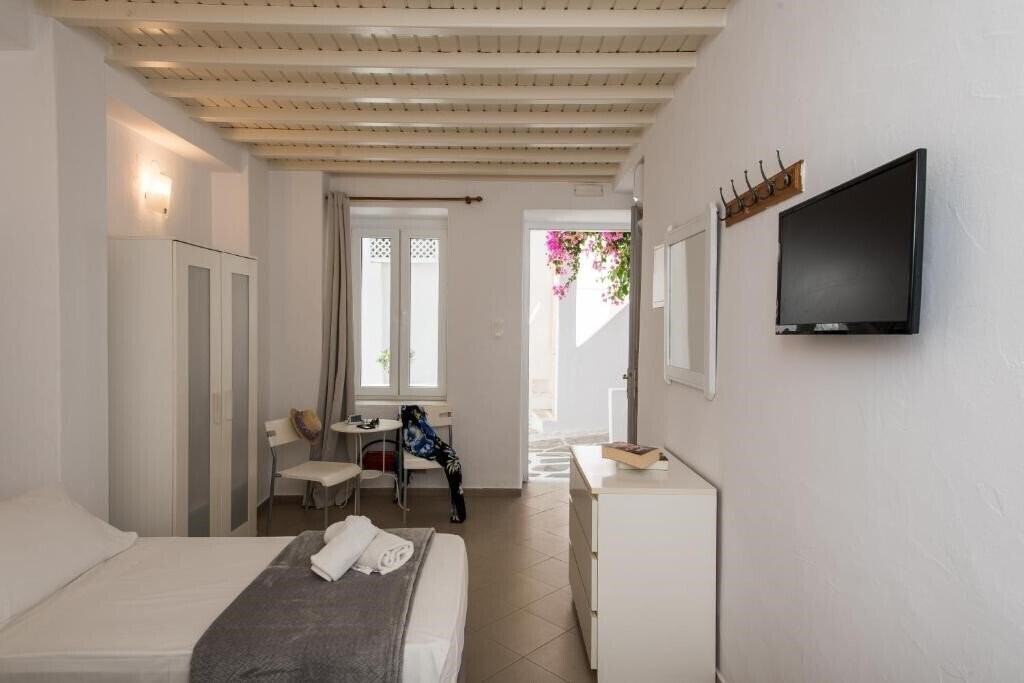 Изображение Lirous Studios 3*