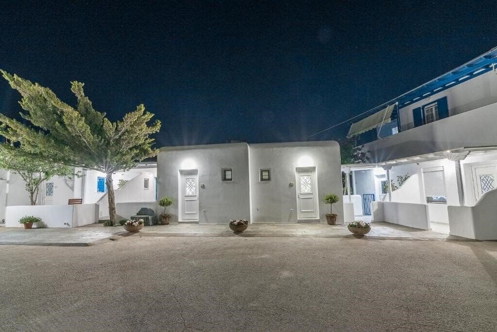 Отель Floras Houses Mykonos 3*