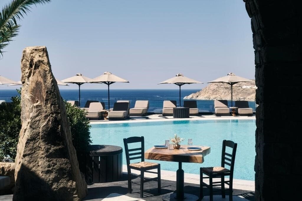Отель Myconian Royal 5*