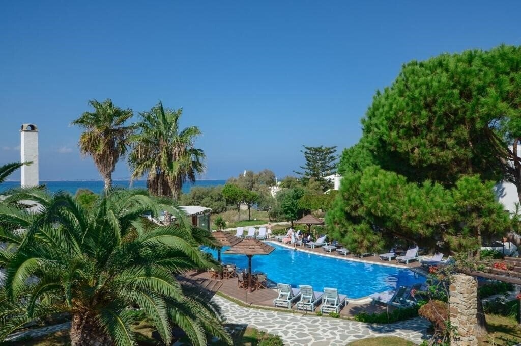 Отель Alkyoni Beach 3*