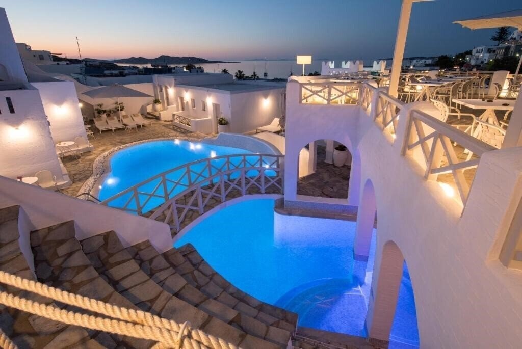 Отель Kanales Rooms & Suites 4*