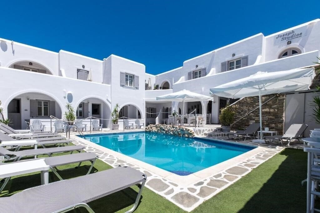 Отель Joseph Apartments 3*