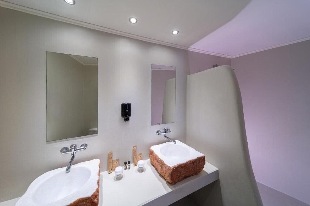 Фотография Amphitryon Boutique Hotel 3*