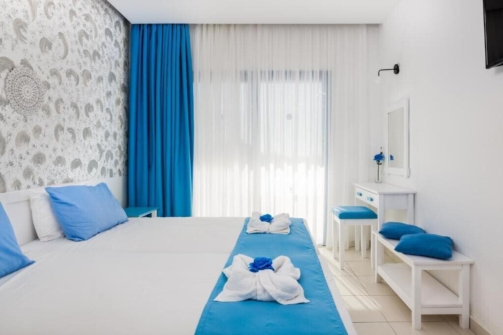 Отель Eagles Nest Hotel 3*