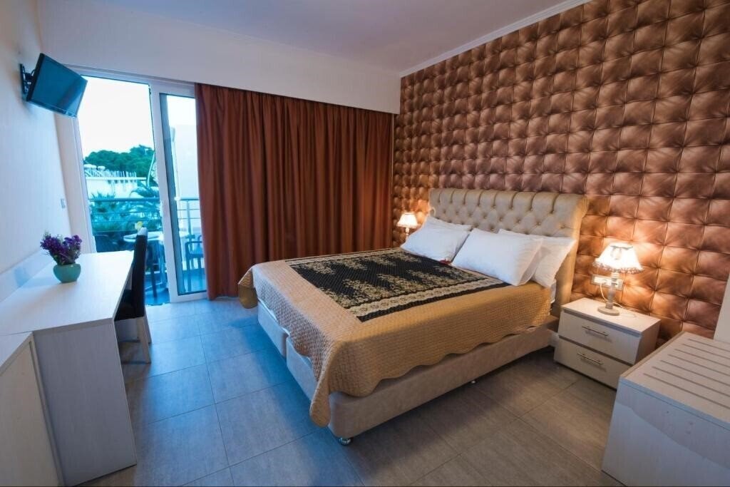 Фото Kalithea Horizon Royal Hotel 4*