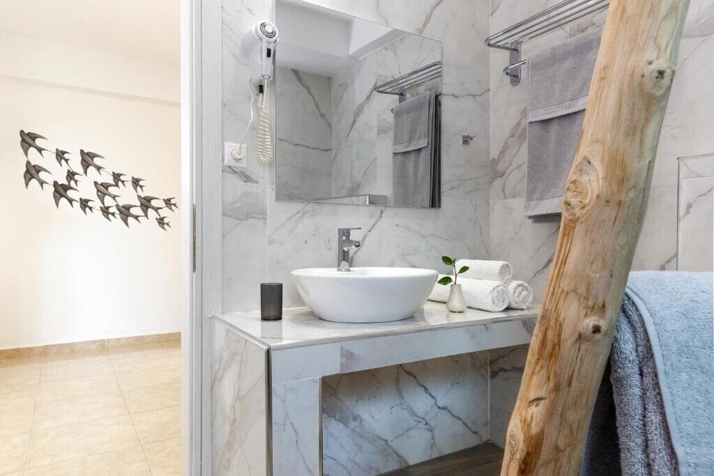 Фотография Lyristis Studios 2*