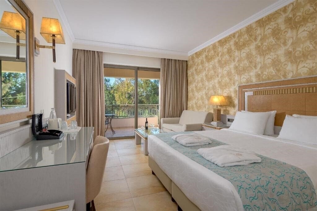 Картинка La Marquise 5*