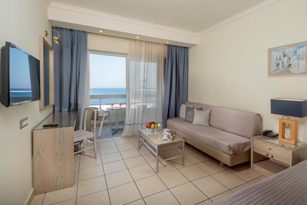 Фото Athineon Hotel Apartments 5*